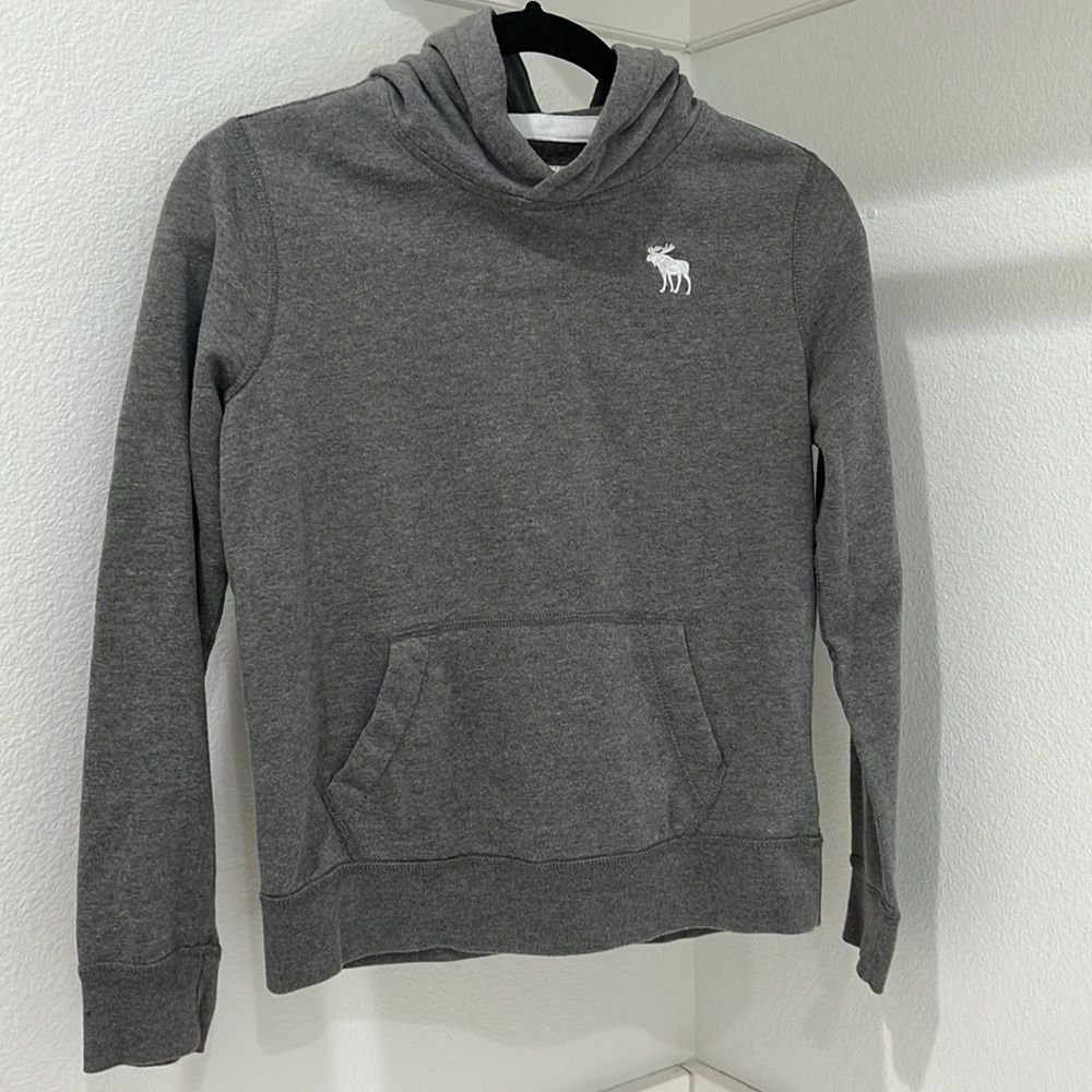 Abercrombie Kids hooded boys Logo sweatshirt, size 13/14, good condition.